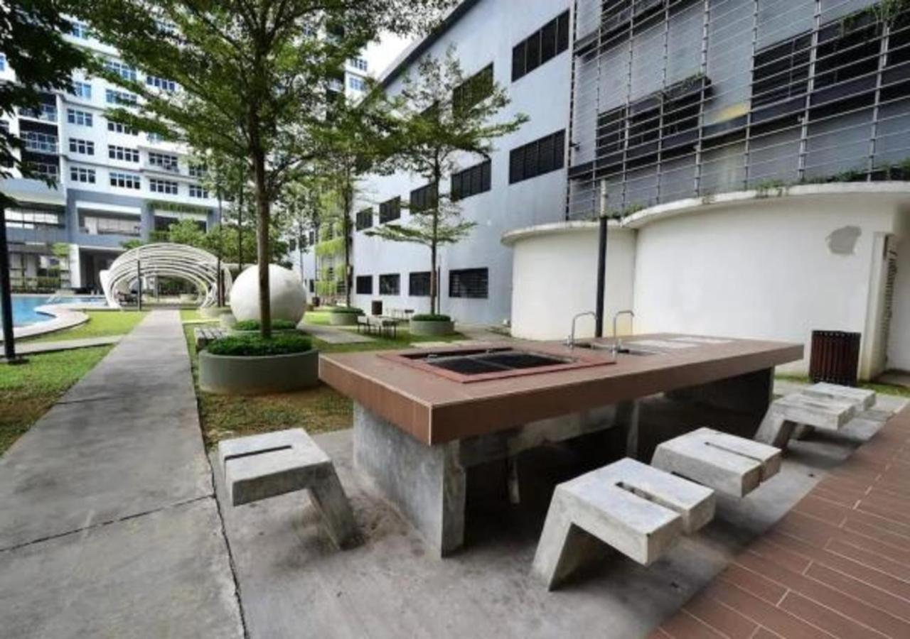 Puchong Skypod Residence, 1-5 Pax Cozy Unit, Walking Distance To Ioi Mall, 10Min Drive To Sunway Exteriör bild